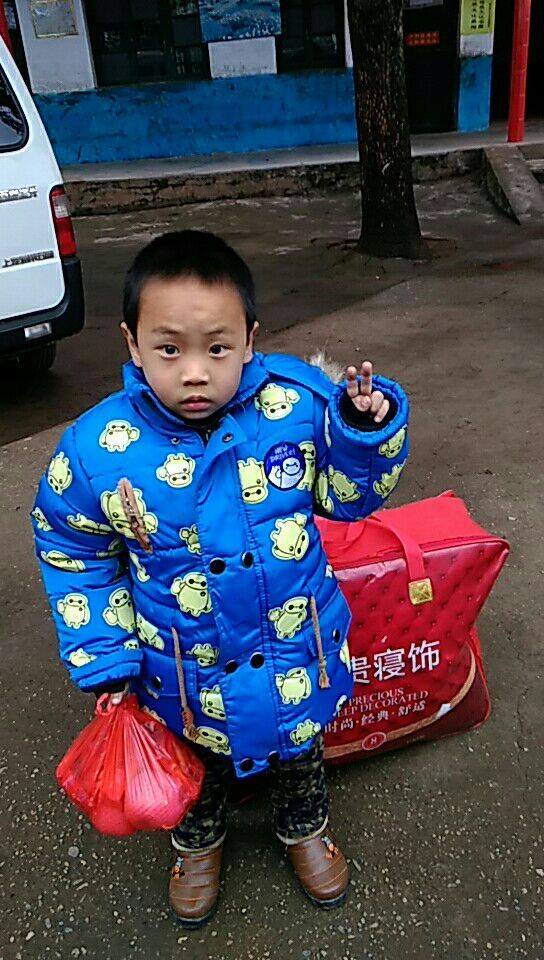 独行侠队员积极参加公益活动，传递正能量