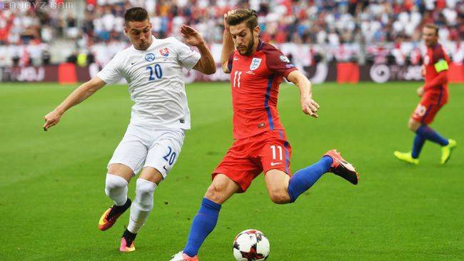 斯洛伐克队在欧国联比赛中险胜对手