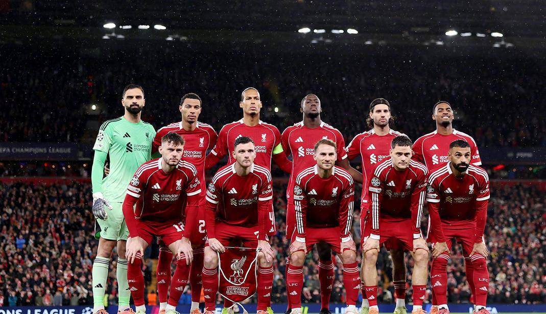 梅赛德斯险胜红牛二队，阿隆索统治全场