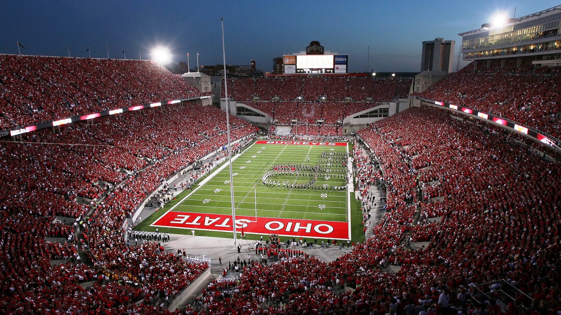 姆巴佩爆发点燃巴黎夜空，AC米兰粉碎塞维利亚的欧战野心