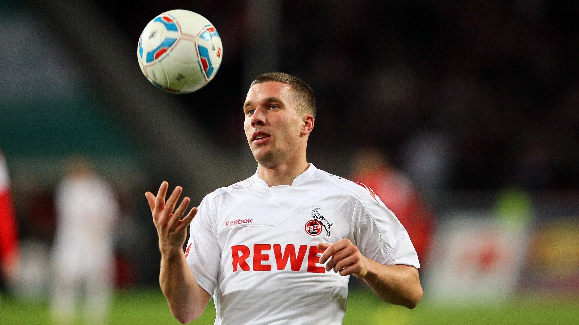 从塞内加尔到雷恩，足球世界的平行救赎